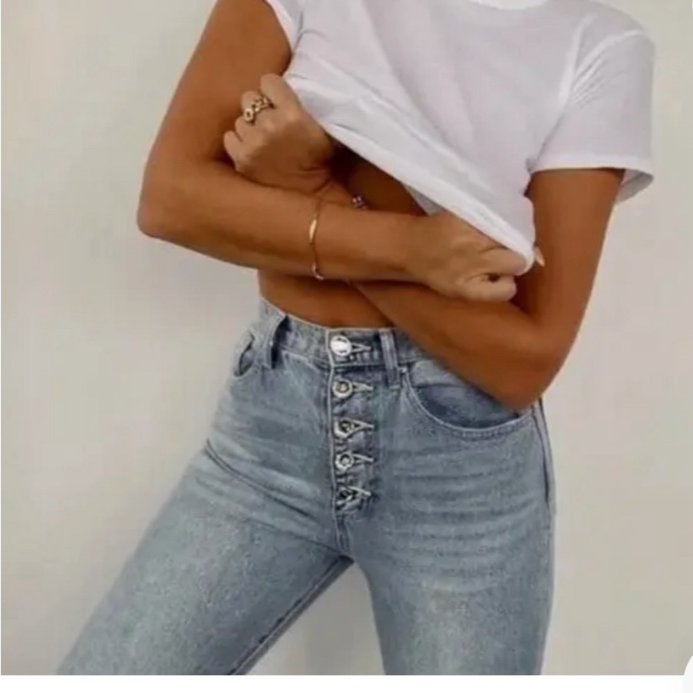 WEWOREWHAT CRYSTAL BUTTON FLY HIGH-RISE 100% COTTON JEANS DANIELLE MEDIUM WASH